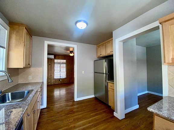 5th image of 946 35th St