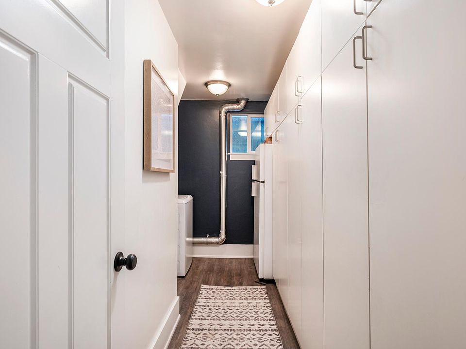 1st image of 3005 E Middleton Way