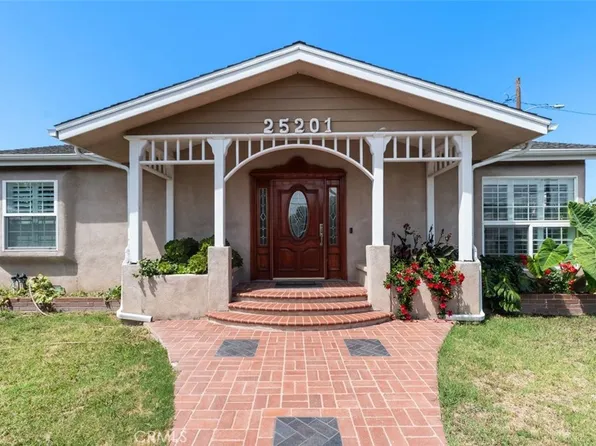 25201 Walnut St, Lomita, CA 90717