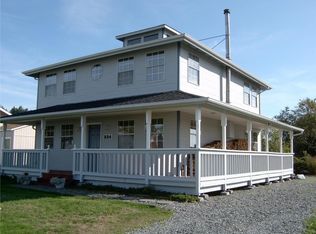 224 Lighthouse Way, Freeland, WA 98249