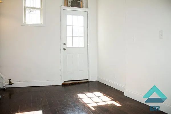 Rented by EXR | media 82