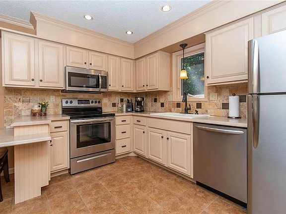 5th image of 2513 NW 84th Ter