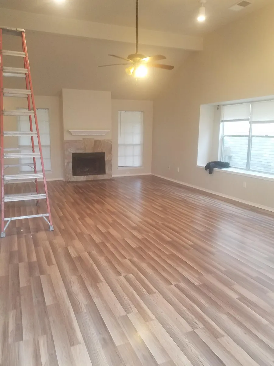 Building Photo - 6407 Gray Rdg