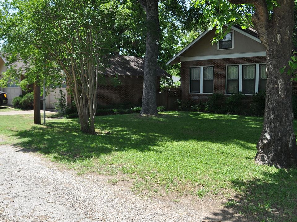 702 Bremond St, Franklin, TX 77856 Zillow