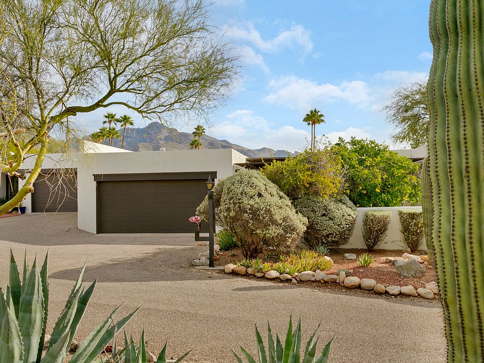 1st image of 7554 N Palm Cir