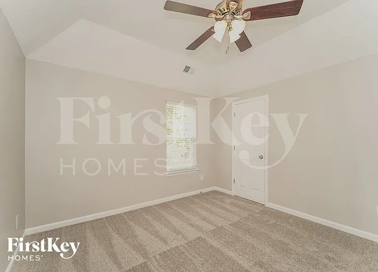 4615 Canipe Dr — Photo 14