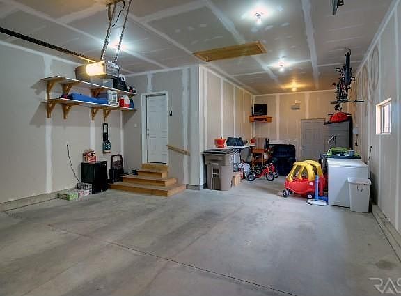 5th image of 603 Emmett Trl