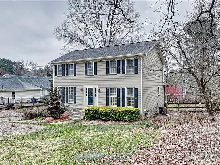 4843 McPherson Dr NE — Photo 2