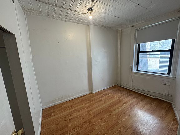 4th image of 27 W 27th St Ste 4