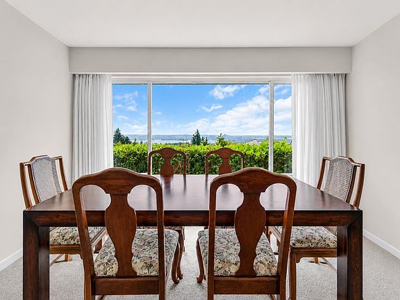 5th image of 403 Newdale Ct