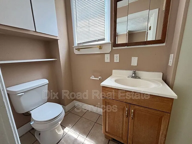 8 S River St — Photo 16