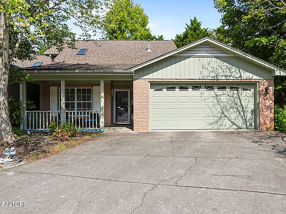 2nd image of 2024 Locarno Dr