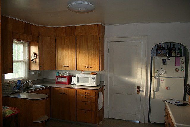 2nd image of 211 4th Ave E