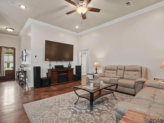 3rd image of 40158 Olde Mill Ln
