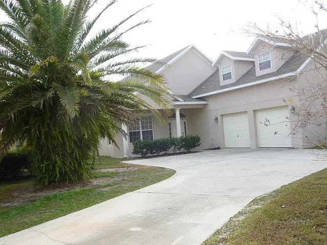 4 bed, 2442 sqft, $2,850 — Photo 2