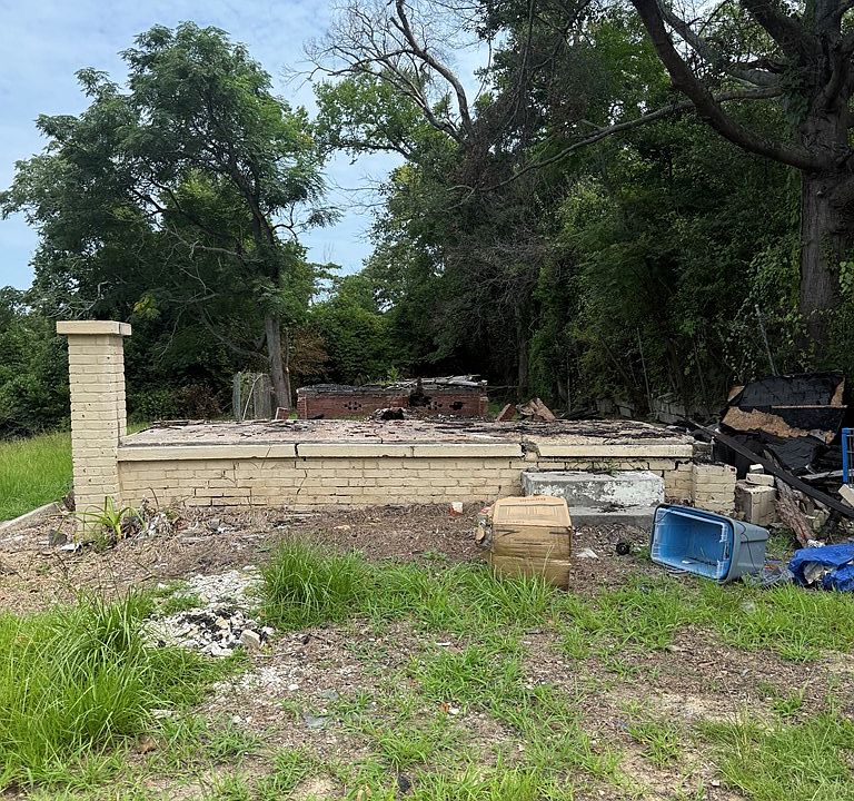 2nd image of 517 24th St