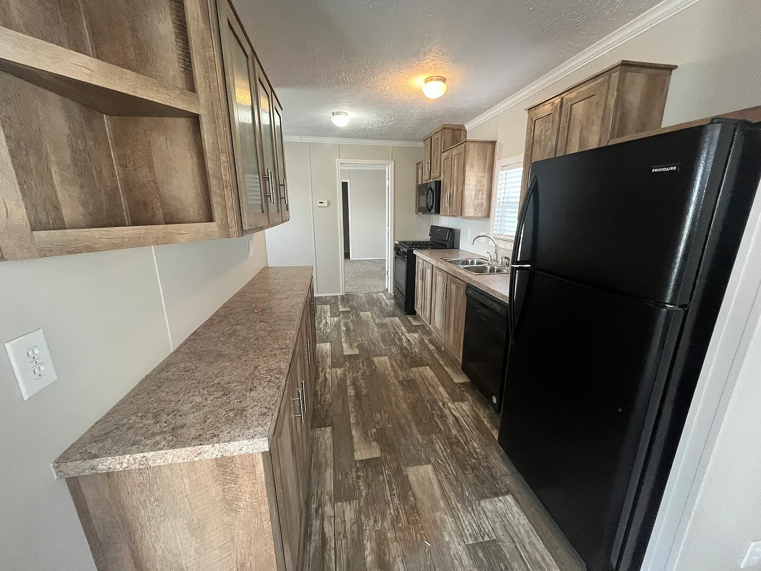 2 bed, 1056 sqft, $1,399 — Photo 1