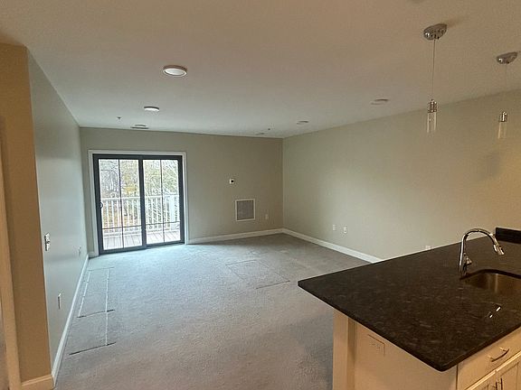 4th image of 4 Mayflower Ave #4J