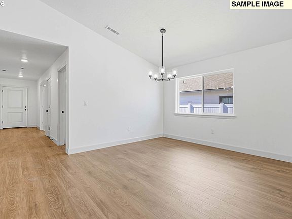 5th image of 845 E Kinsley Ave