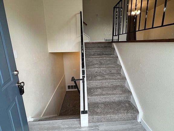 2nd image of 6728 Hampton Dr