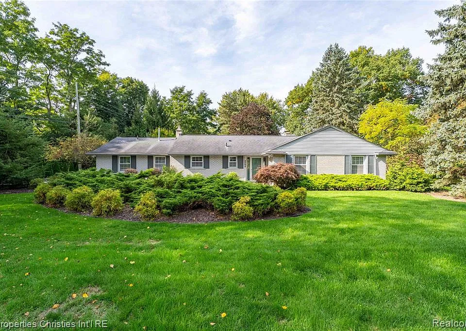 4494 Burnley Dr