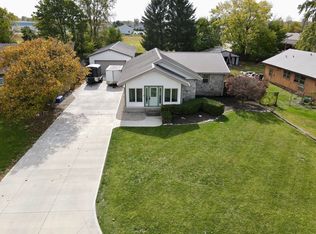 579 Pushville Rd, Greenwood, IN 46143