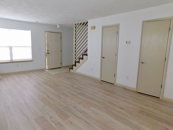 5th image of 2416 Beaufort Ave #2416