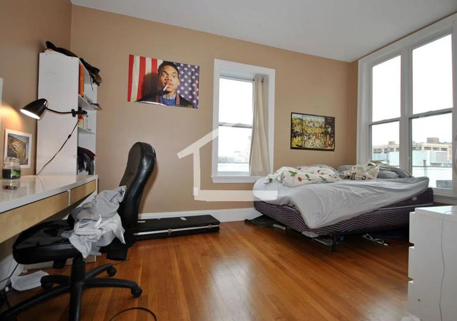 Charming 5 Bedroom — Photo 3