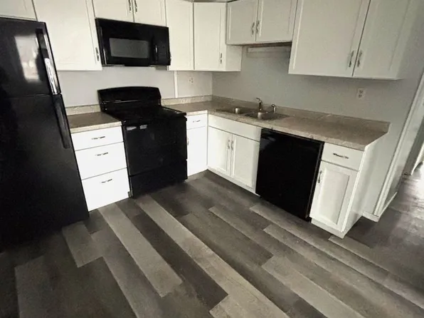 Completely Remodeled 2 Bed, 1 Bath in Prime La Crosse Location