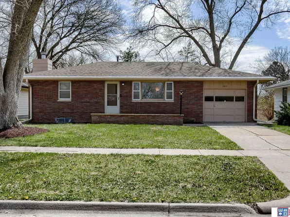 7211 Lexington Ave, Lincoln, NE 68505