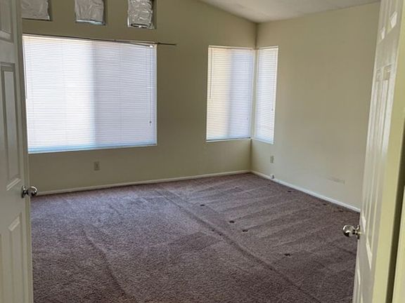 3rd image of 15905 Oro Glen Dr
