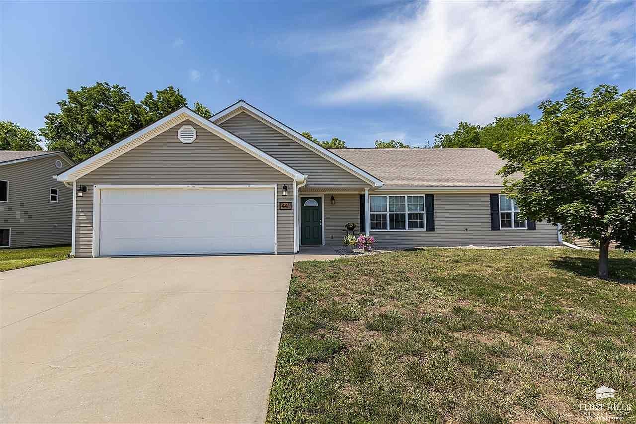 441 Stone Grove Dr, Manhattan, KS 66503 Zillow