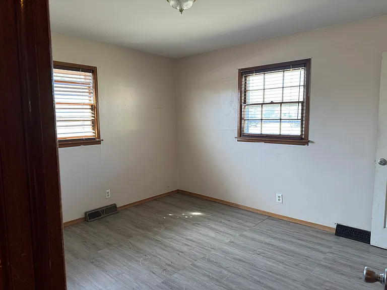 8001 E Morris St — Photo 8