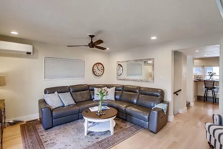 815 Salem Ct - 1 — Photo 3