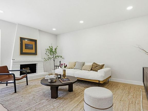 2nd image of 2708 Via Colina #11