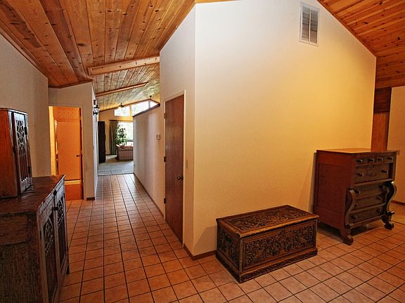 4th image of 777 Larkspur Ln