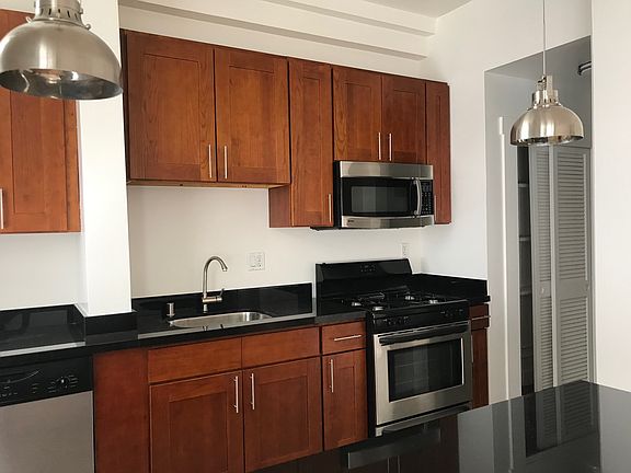 4th image of 512 Van Ness Ave APT 317