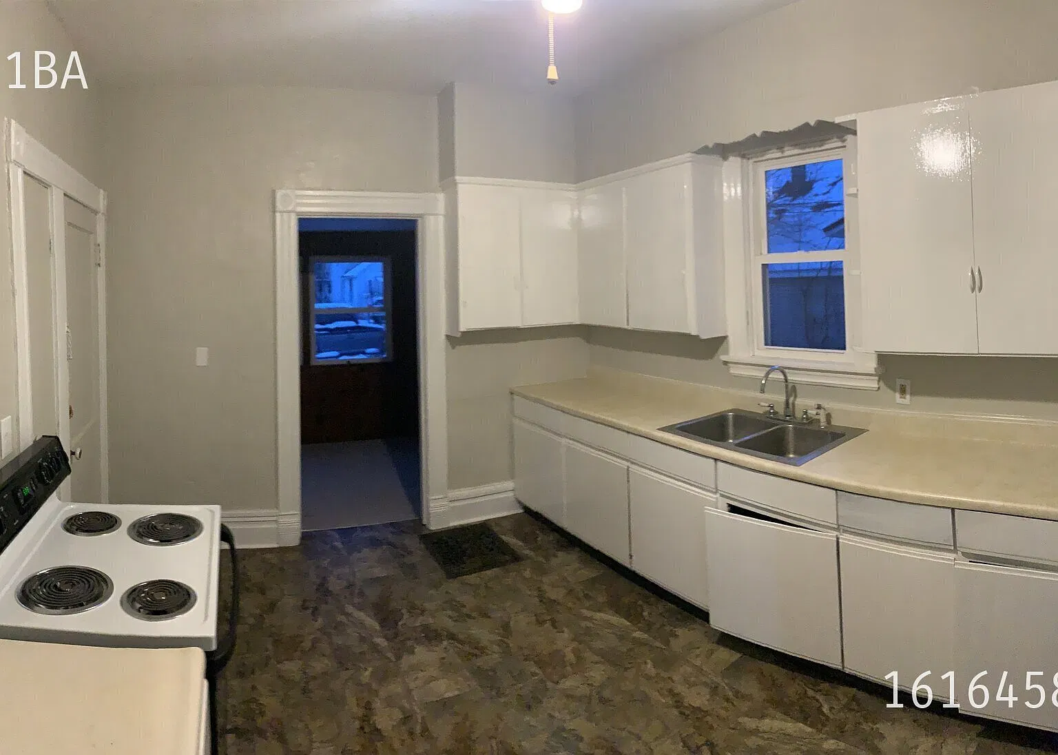 NW two bedroom lower at 1247 Turner — Photo 2