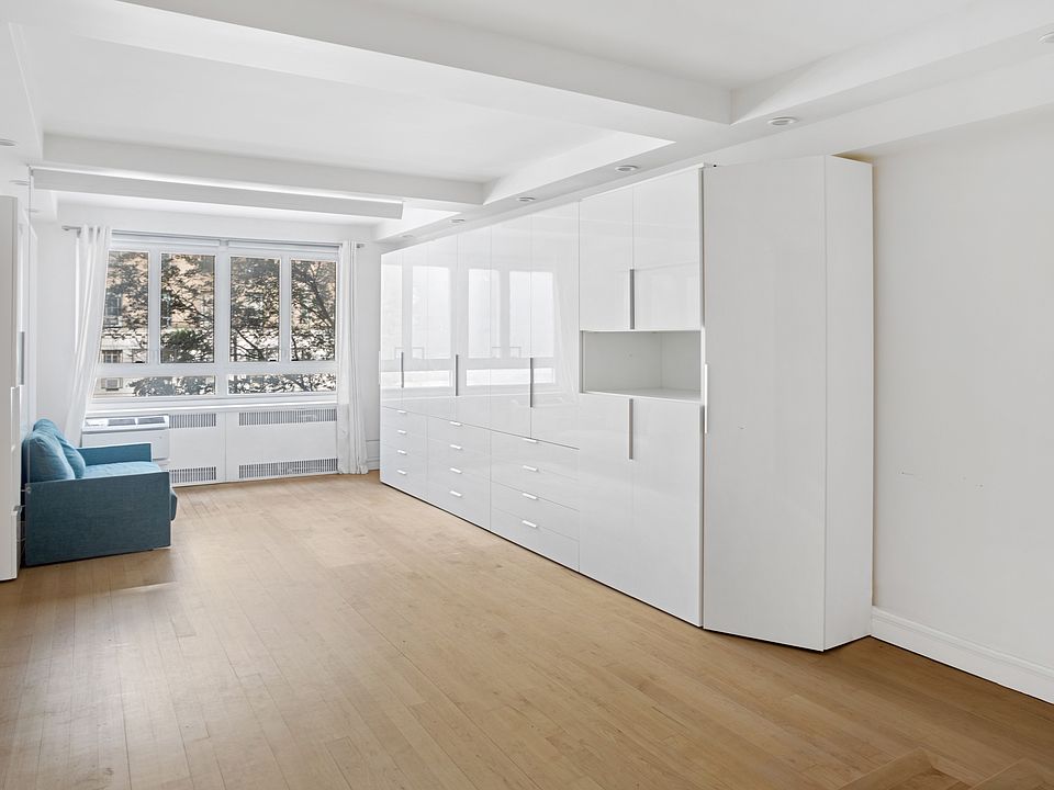 1st image of 333 W 57th St APT 305