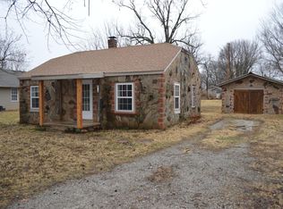 3243 W Lombard St, Springfield, MO 65802