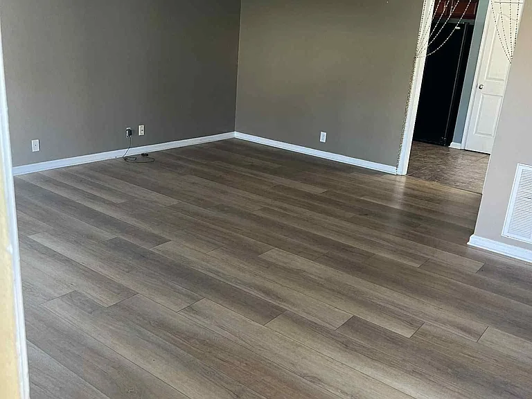 1045 Cheryl Ln — Photo 2