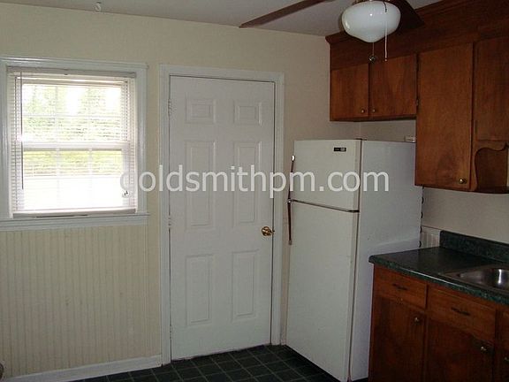 3rd image of 105-B Courtland Dr