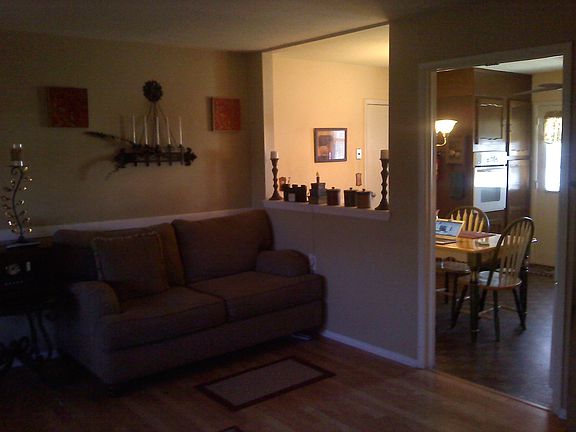 3rd image of 983B Aberdeen Dr