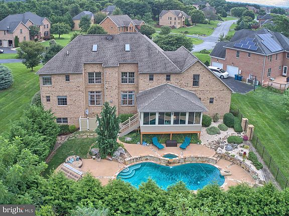 3rd image of 11212 Shalom Ln