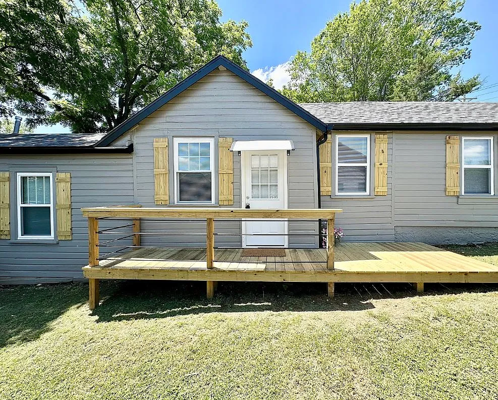 1 bed, 968 sqft, $1,250 — Photo 2