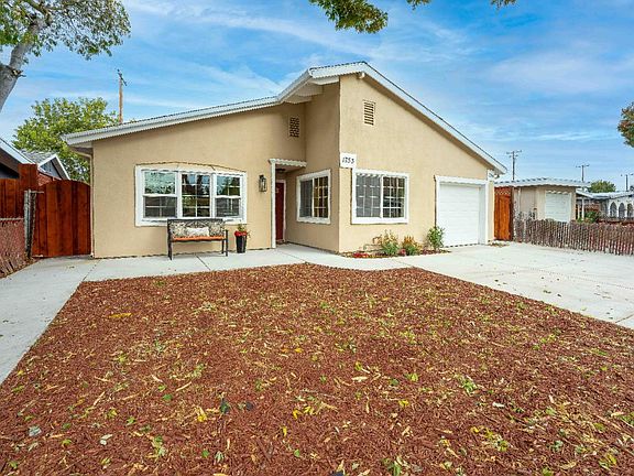 2nd image of 1753 Cabrillo Ave