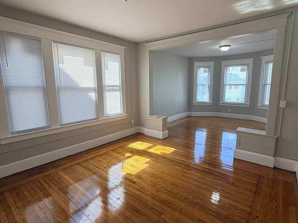 1st image of 121 Greenwood St #B