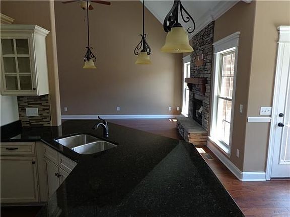 2nd image of 626 Jim Cedar Dr