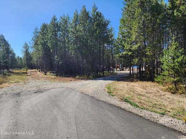 1344 Peregrine Rd, Spirit Lake, ID 83869
