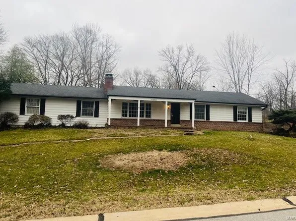 11800 Bayberry Ln, Saint Louis, MO 63131